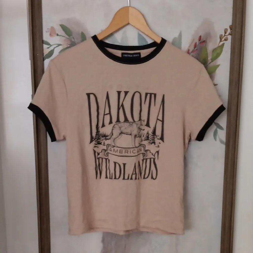 Vintage Style Ringer Tee ๐ - Picture 1 of 4